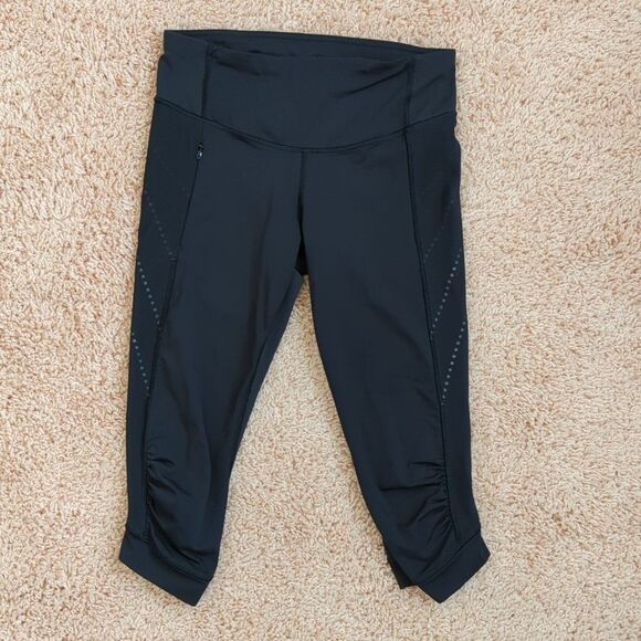 Lululemon Athletic Yoga‎ Black Capri Ruched Leggings Size Small - Picture 1 of 4
